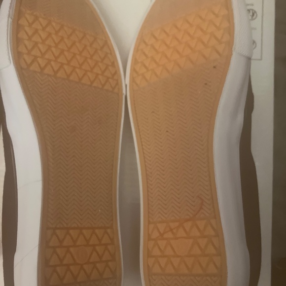 Woman’s Slip On Shoes Size6 - Picture 7 of 7